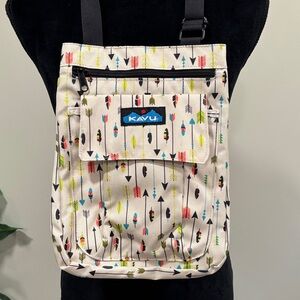 Kavu Keeper Crossbody Bag in Cream with Multicolor Arrows